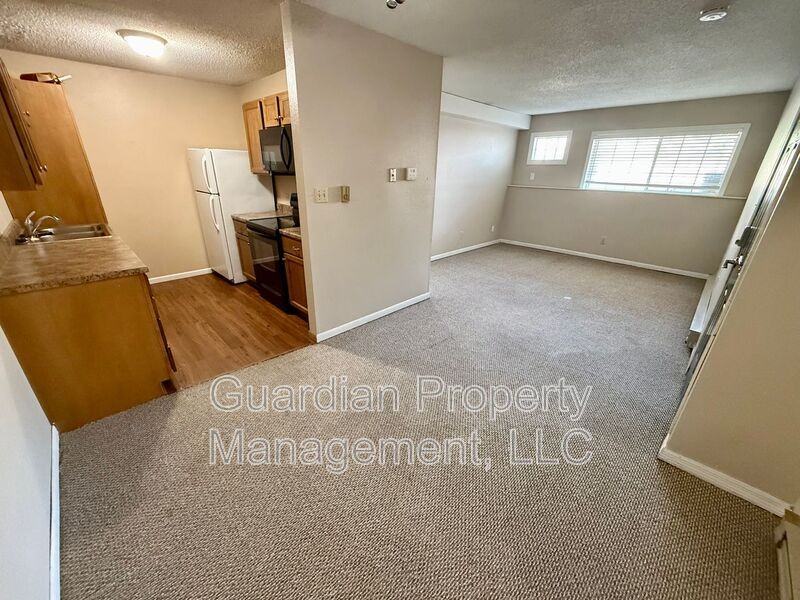 1010 N Walnut St #3 - Photo 3 of 10