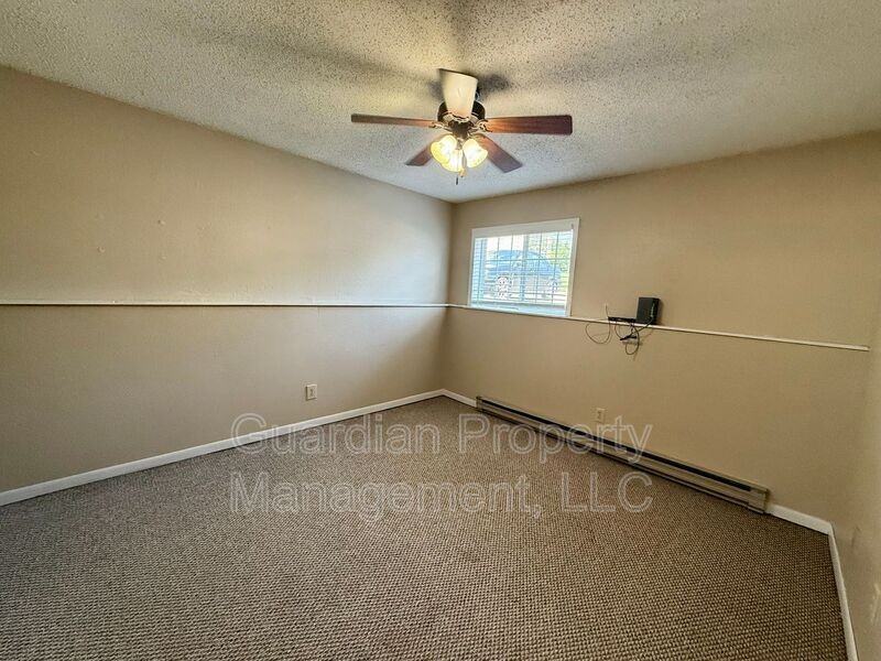 1010 N Walnut St #3 - Photo 5 of 10