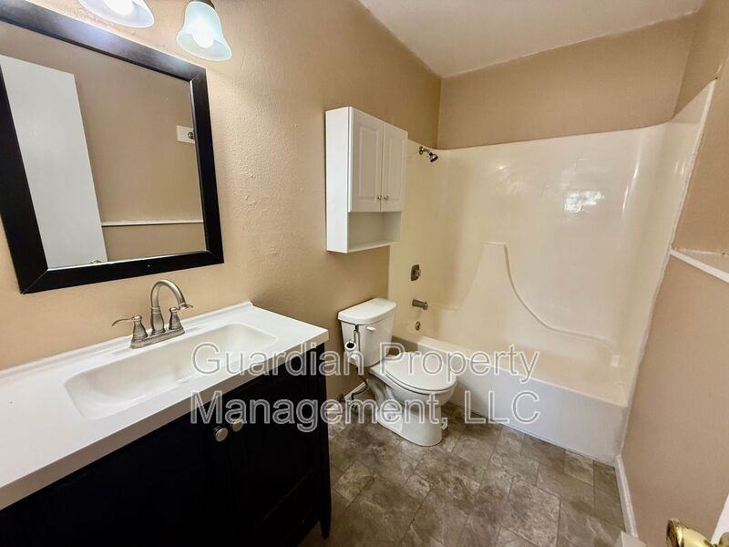 1010 N Walnut St #3 - Photo 7 of 10