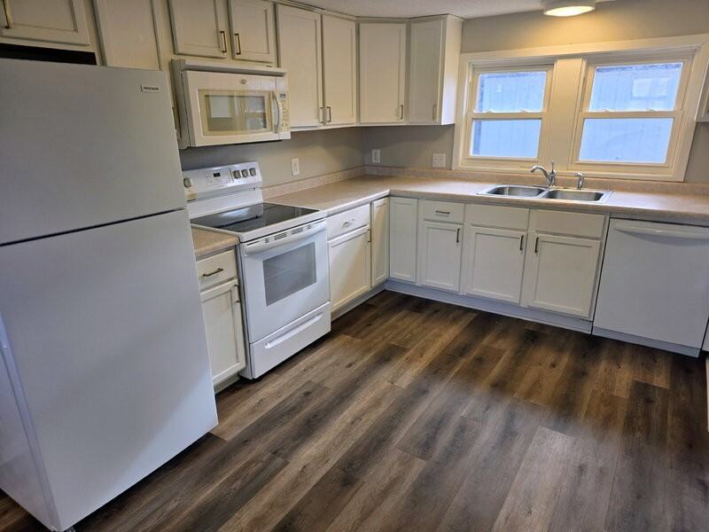 114 N 5th St - Photo 3 of 26