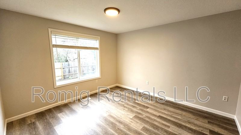 10032 Ne 19th St - Photo 6 of 27