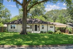 featured image of 847 S Mendenhall Rd