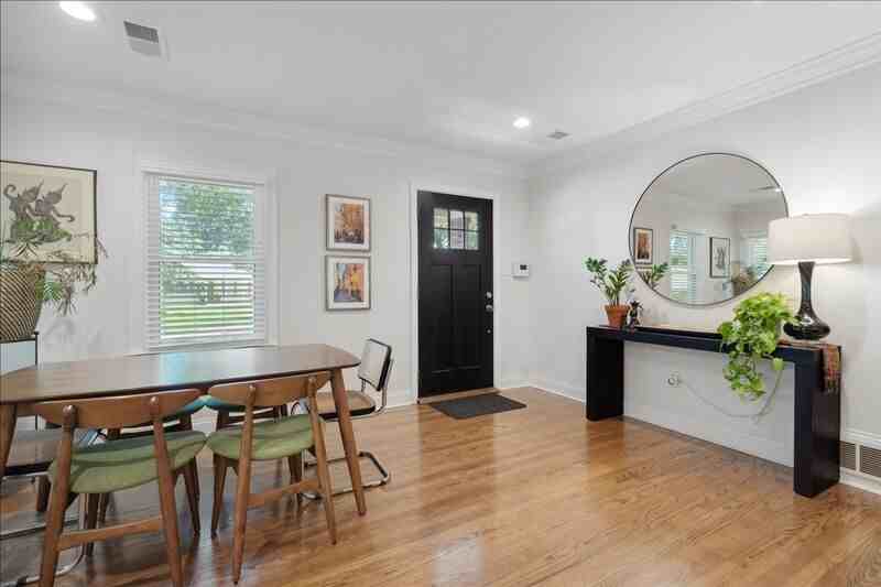 847 S Mendenhall Rd - Photo 5 of 29