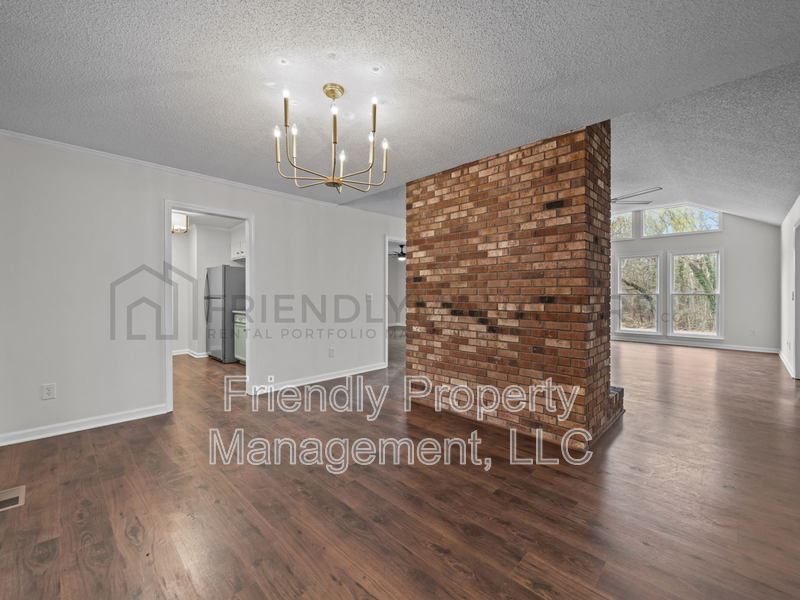 2119 Dave St - Photo 4 of 15