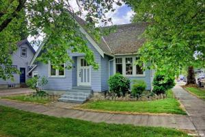 featured image of 1762 Nw Harrison Blvd