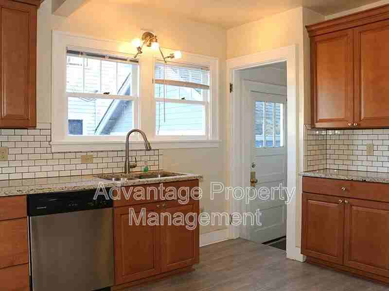 1762 Nw Harrison Blvd - Photo 6 of 26