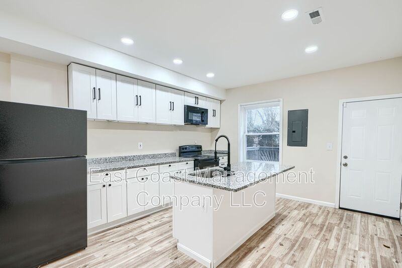 3028 Chelsea Ter - Photo 2 of 33