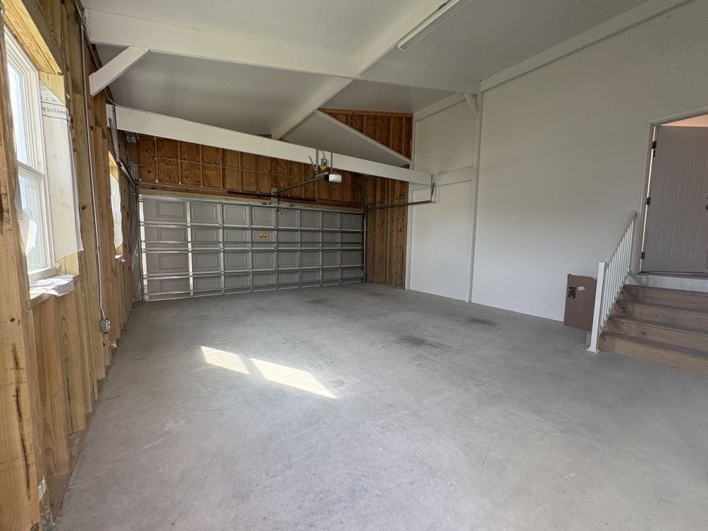 34651 Robins Song Rd - Photo 4 of 37