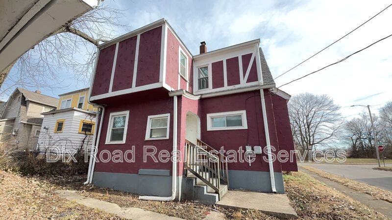 1303 Kumler Ave - Photo 5 of 37