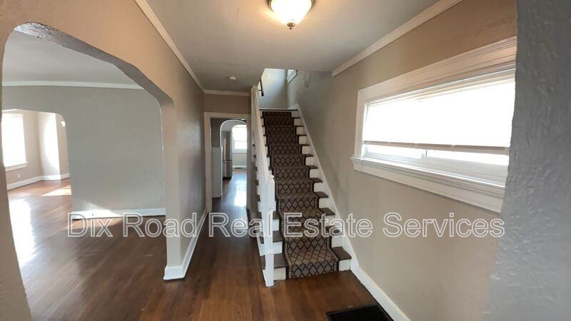 1303 Kumler Ave - Photo 7 of 37