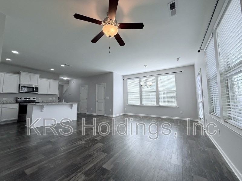 81 Hill Shore Ln - Photo 6 of 23