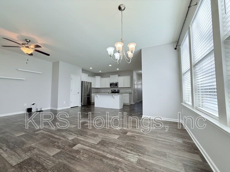 81 Hill Shore Ln - Photo 7 of 23