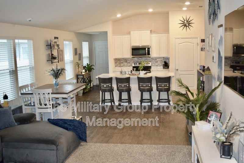 15697 Strawberry Roan Ct - Photo 3 of 16