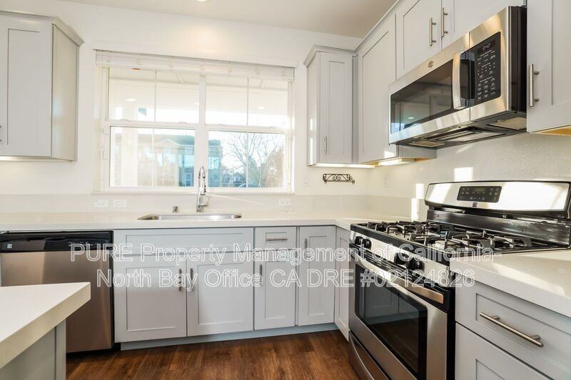 2976 Bay Village Ave - Photo 7 of 23