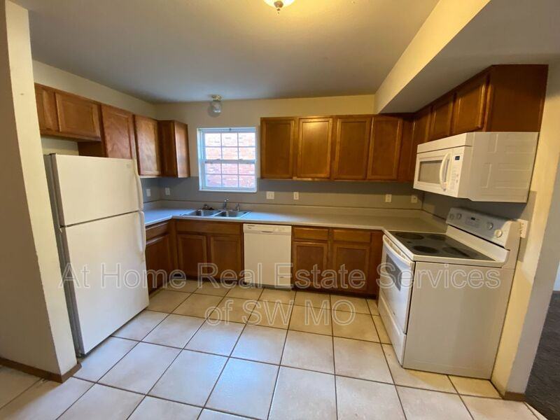 1503 W Frosty Dr #1 - Photo 3 of 7