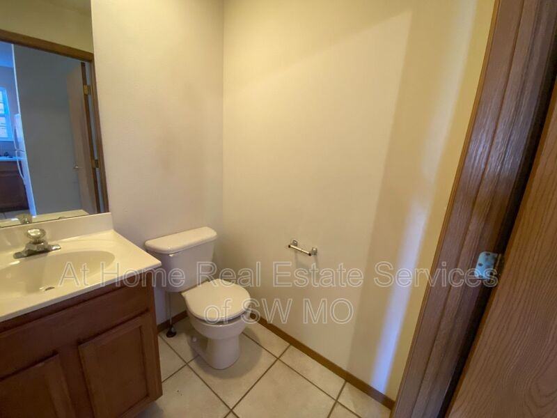 1503 W Frosty Dr #1 - Photo 4 of 7