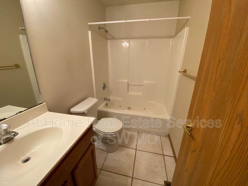 1503 W Frosty Dr #1 - Photo 5 of 7