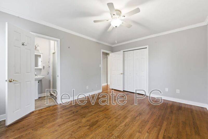 8410 Yolanda Rd - Photo 7 of 32