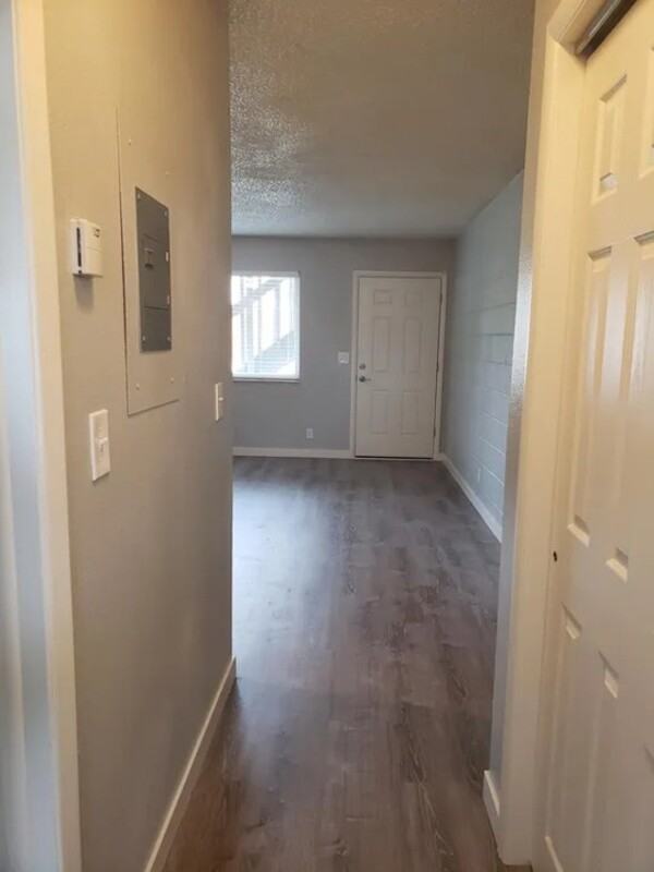 2229 Collyer St - Photo 6 of 9