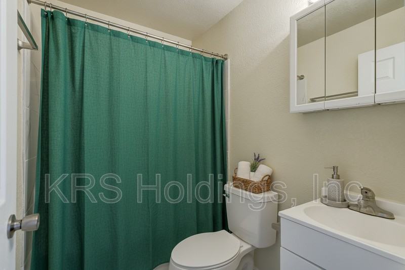 1517 Halifax St #10 - Photo 4 of 21