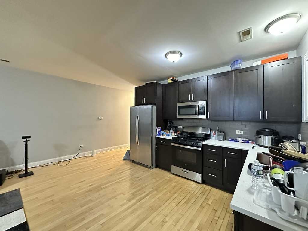 364 N Hamlin Ave #1 - Photo 5 of 21