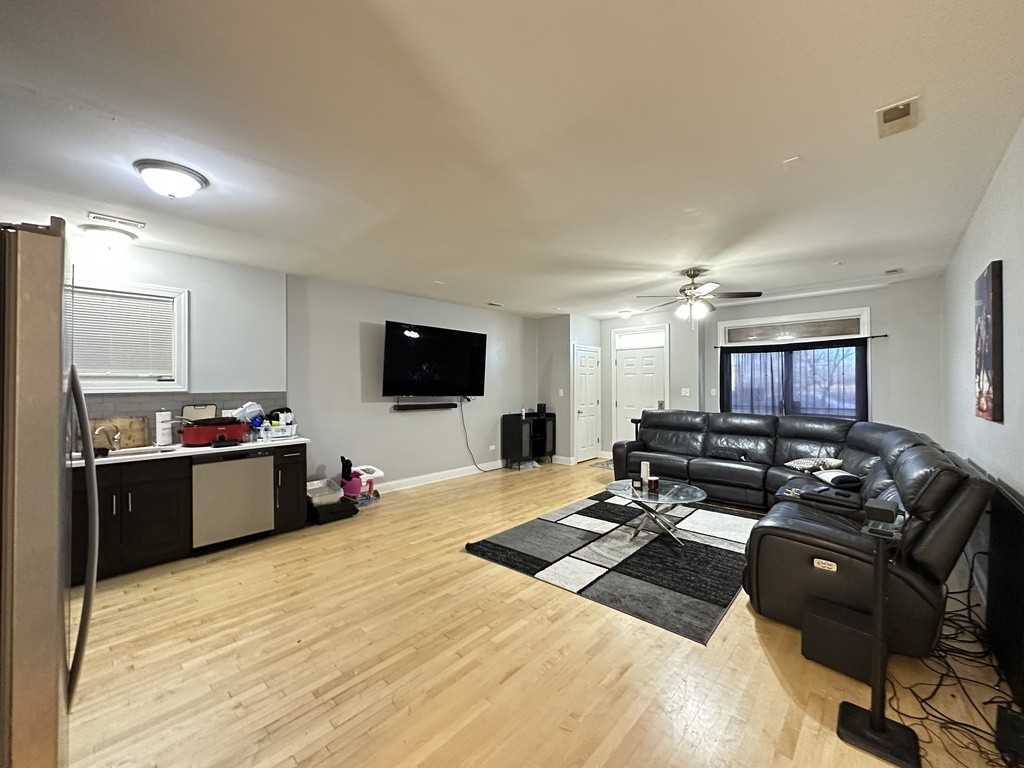 364 N Hamlin Ave #1 - Photo 6 of 21