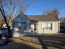 featured image of 338 La Motte Ln