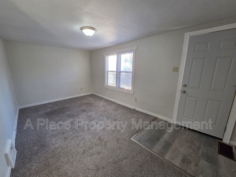 338 La Motte Ln - Photo 3 of 11