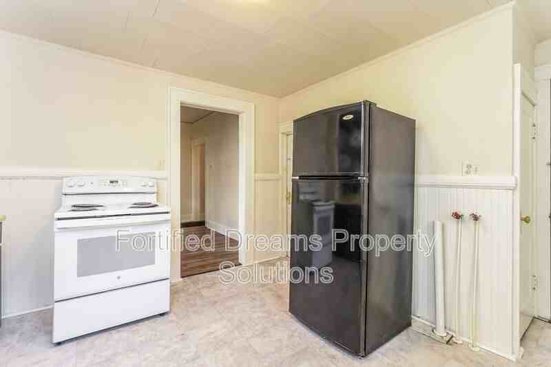 2230 Greenway Ave - Photo 4 of 19