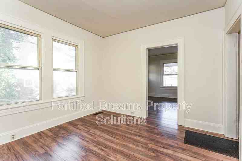 2230 Greenway Ave - Photo 5 of 19