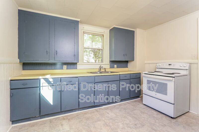 2230 Greenway Ave - Photo 7 of 19