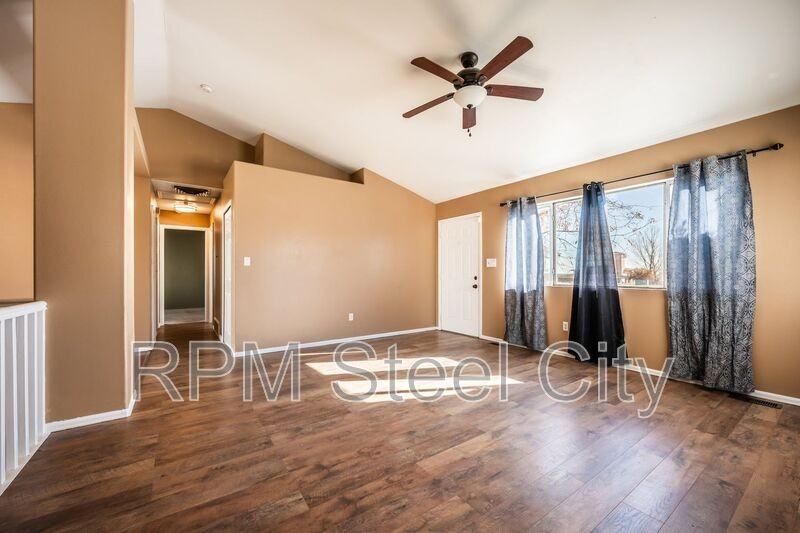 4645 Ridge Dr - Photo 5 of 37