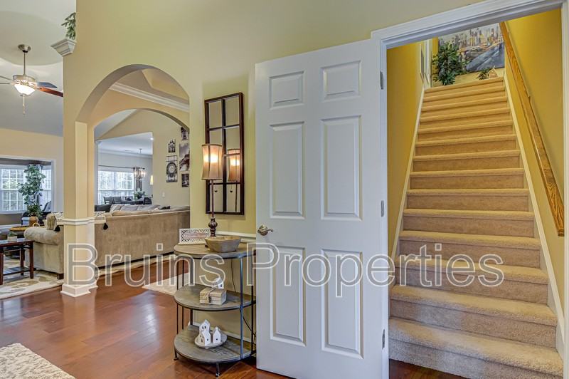 4077 Cosway Ct - Photo 3 of 50