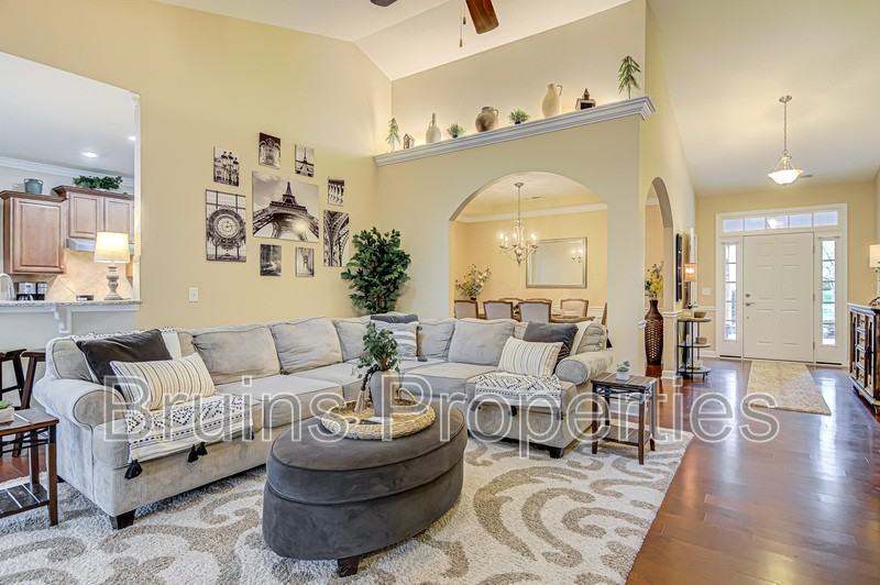 4077 Cosway Ct - Photo 6 of 50