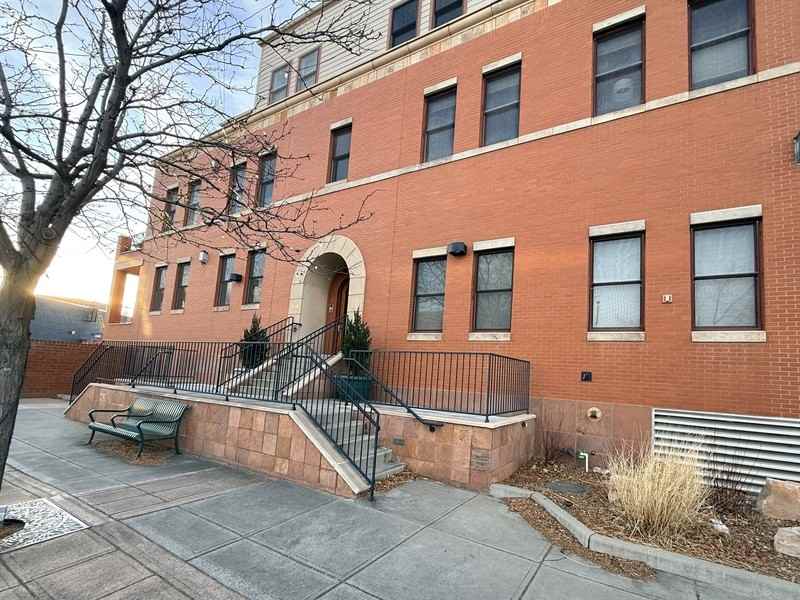 261 Pine St - Photo 2 of 22