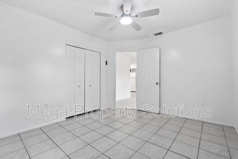 15208 Omaha St - Photo 5 of 10