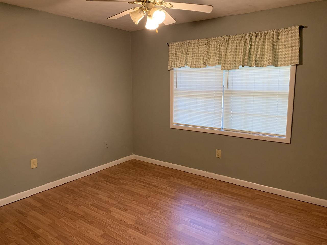 3635 44th St - Photo 5 of 10