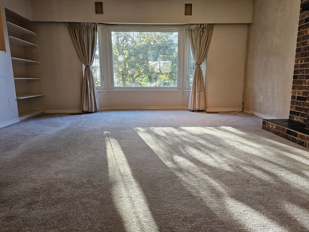 9040 Railway Avenue - Photo 3 of 21