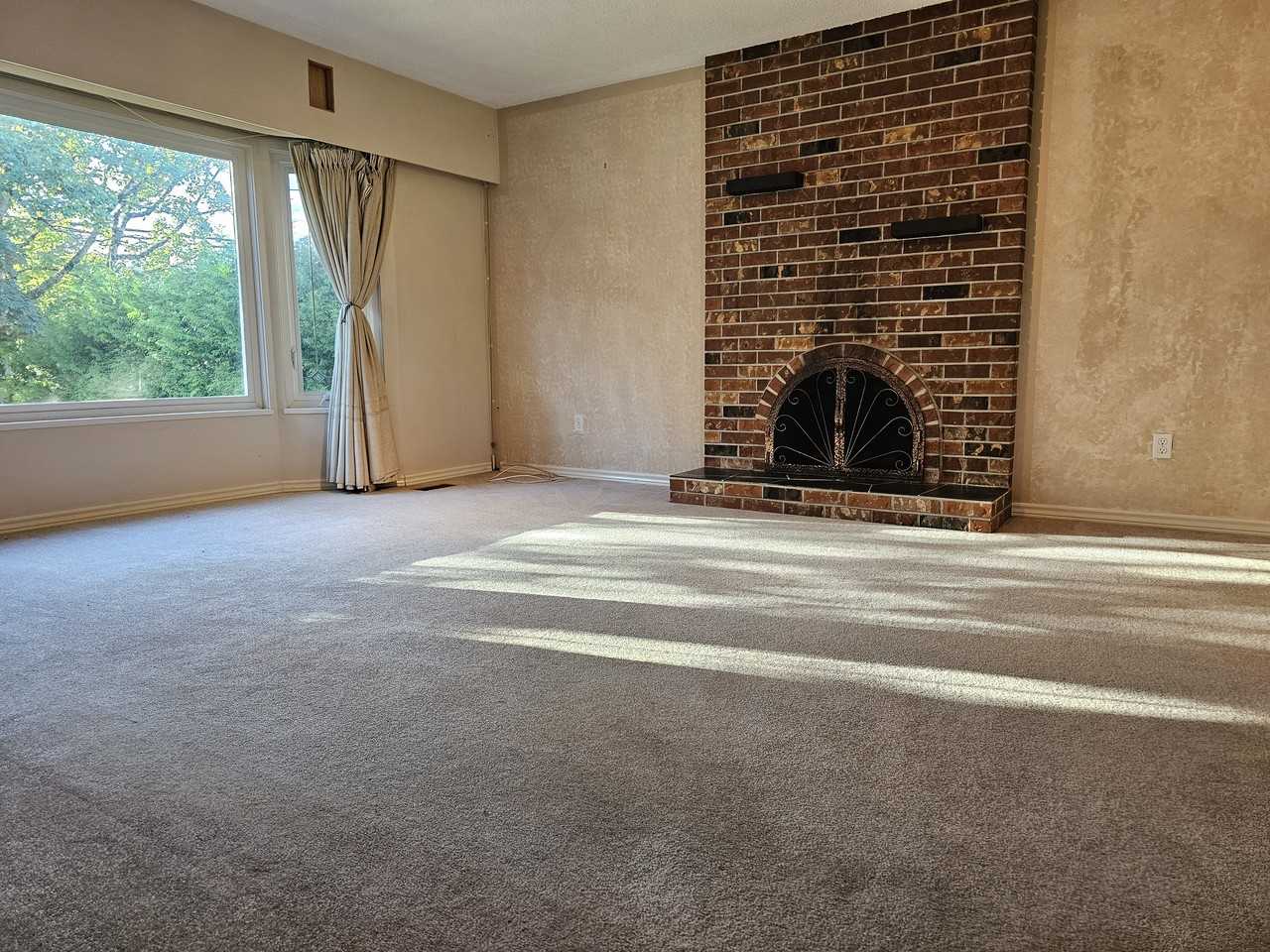 9040 Railway Avenue - Photo 5 of 21