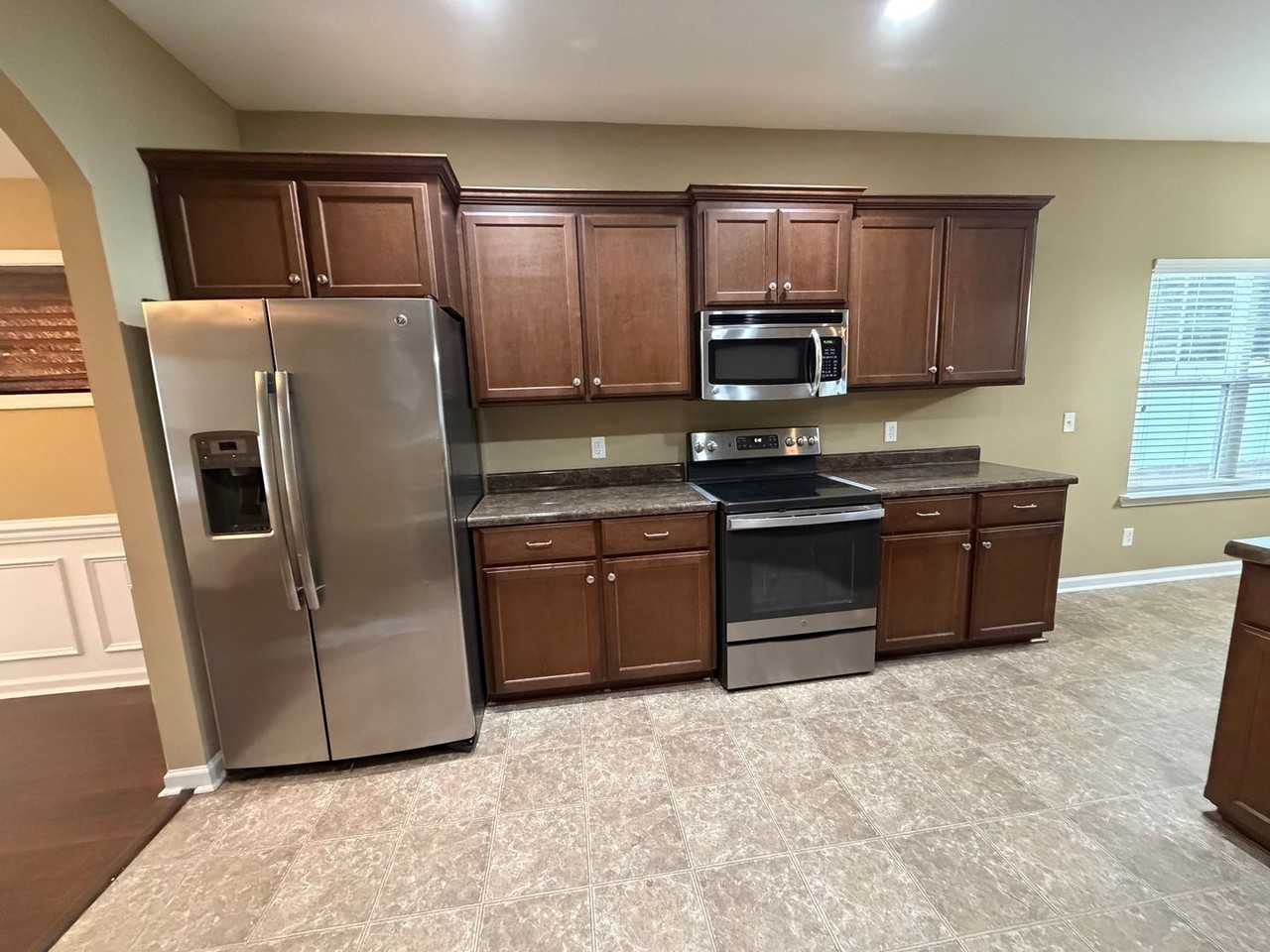 1316 Hill View Cir - Photo 4 of 25