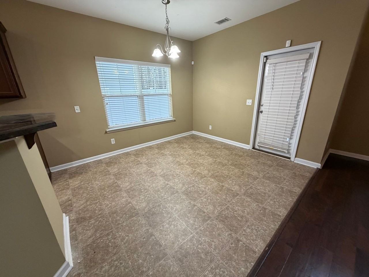 1316 Hill View Cir - Photo 7 of 25