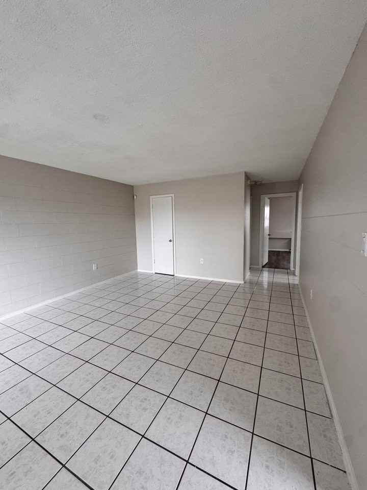 Semoran Terrace Apartments - Photo 7 of 15