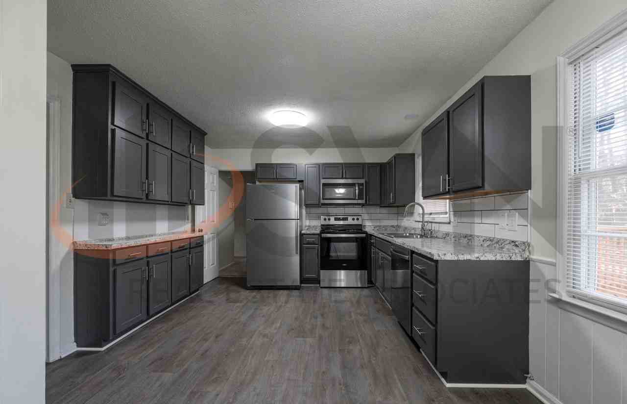 3606 Barcelona Ave - Photo 3 of 23