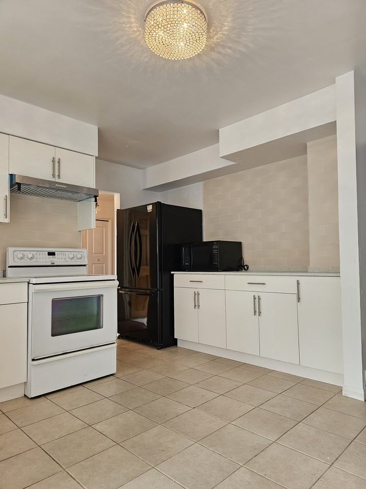 7080 Williams Road - Photo 4 of 16