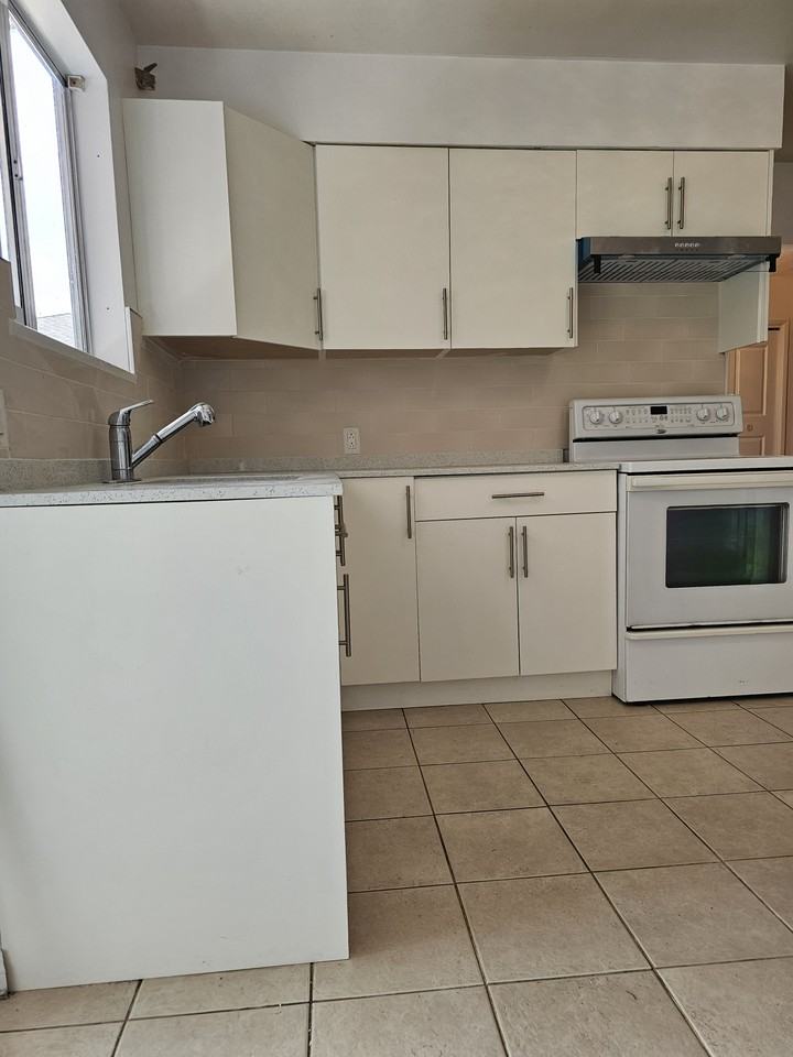 7080 Williams Road - Photo 5 of 16