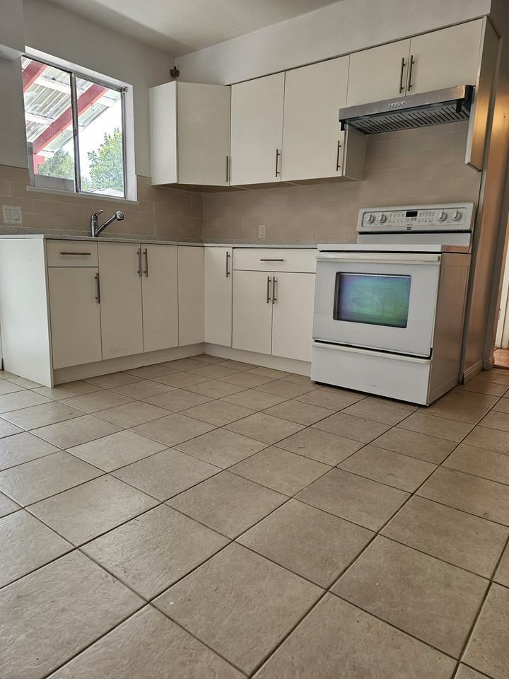 7080 Williams Road - Photo 6 of 16