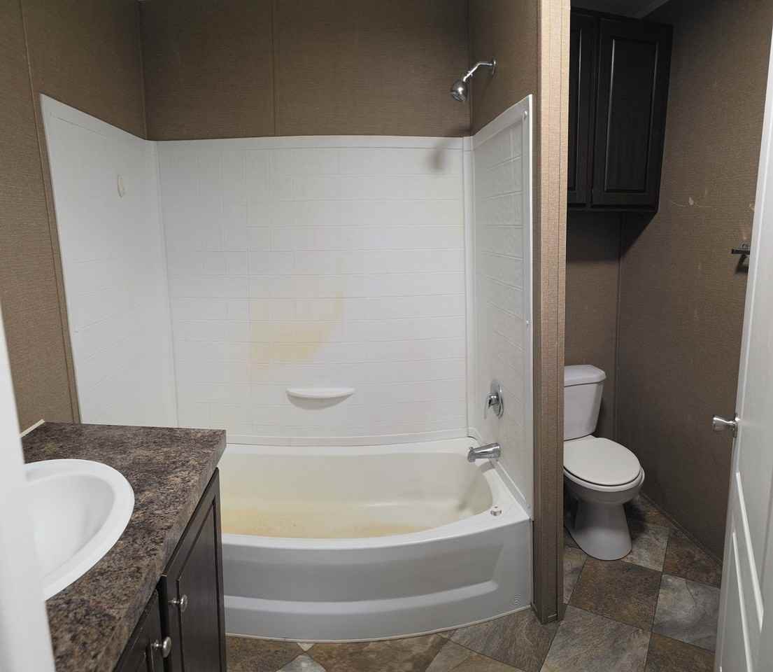 340 N 12th W - Photo 4 of 8