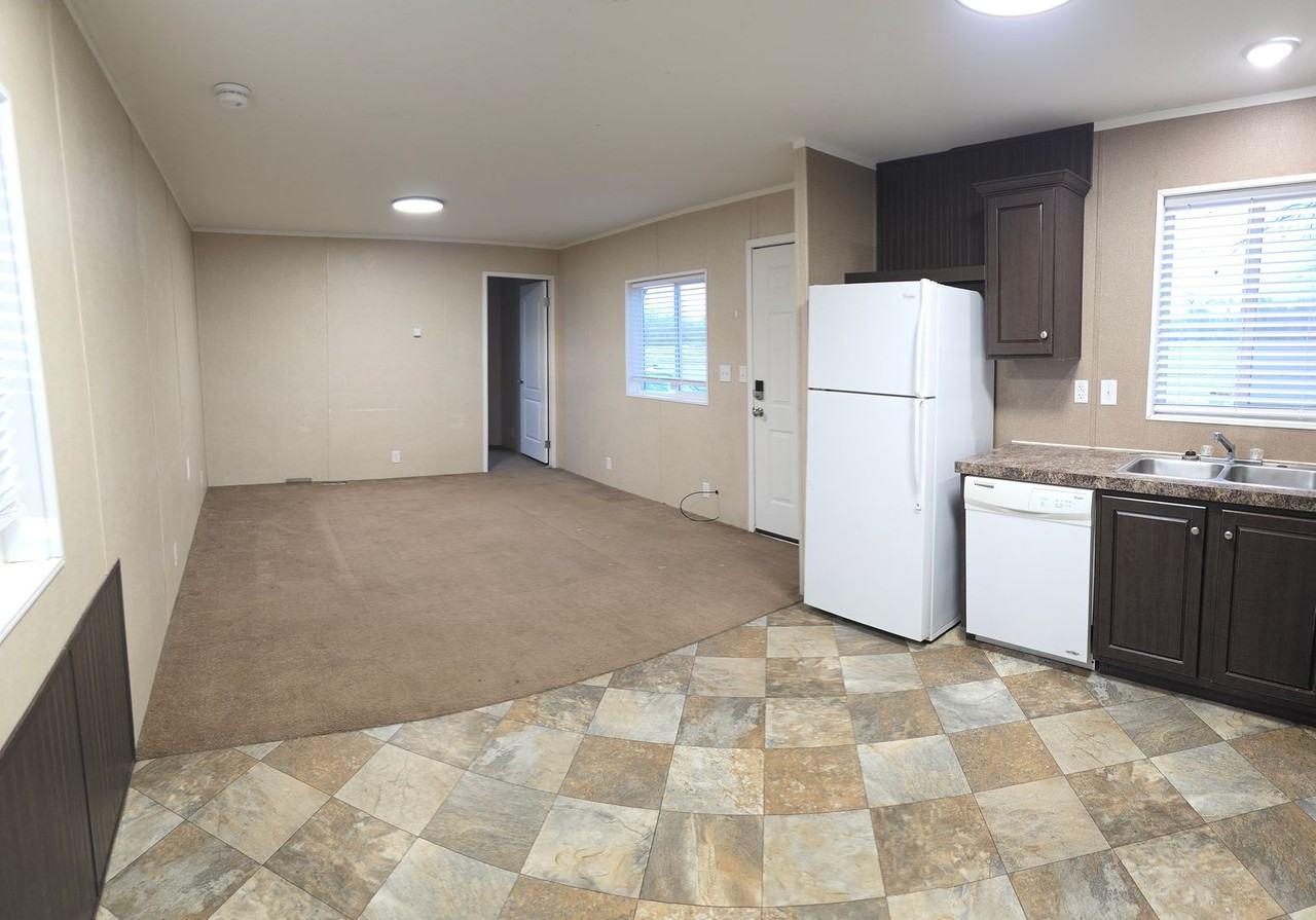 340 N 12th W - Photo 7 of 8