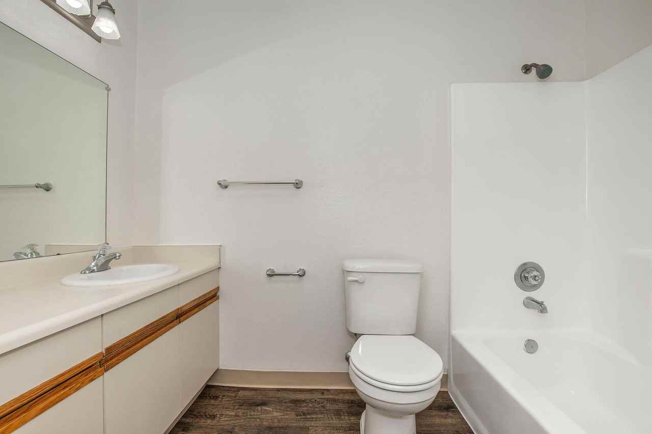 Victoria Square Apartment Homes - Photo 5 of 7