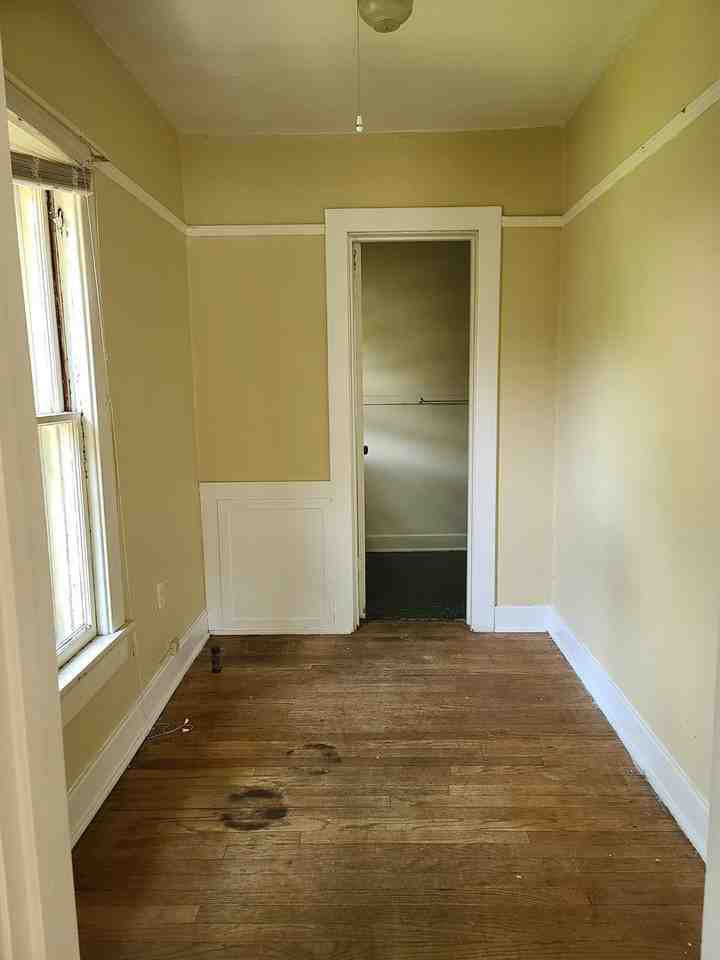 410 W Green St - Photo 5 of 5